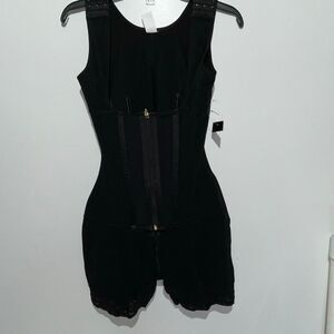 Women's Black Mid-Thigh Zip Up Open Bust Shapewear Bodysuit Size Medium NWT